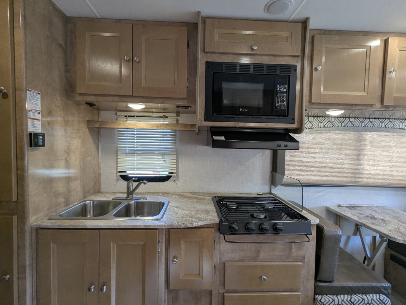 2020 Coachmen Leprechaun 260RS - Image 26