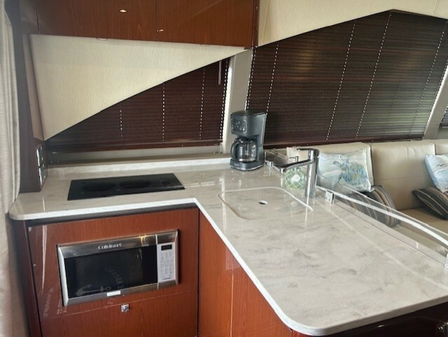 2017 Sea Ray 460 FLY - Image 10