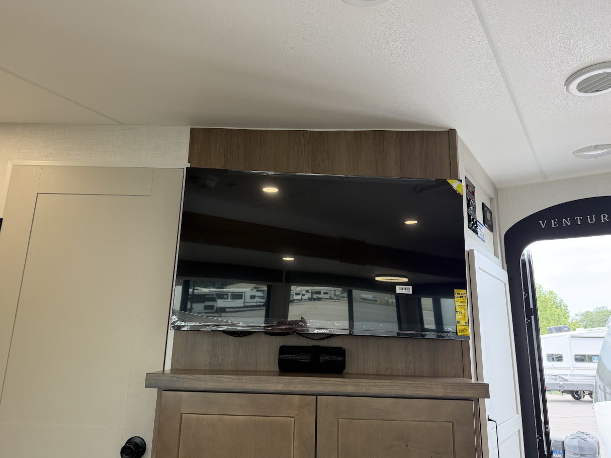 2027 VENTURE RV SPORTTREK 333VIK - Image 31