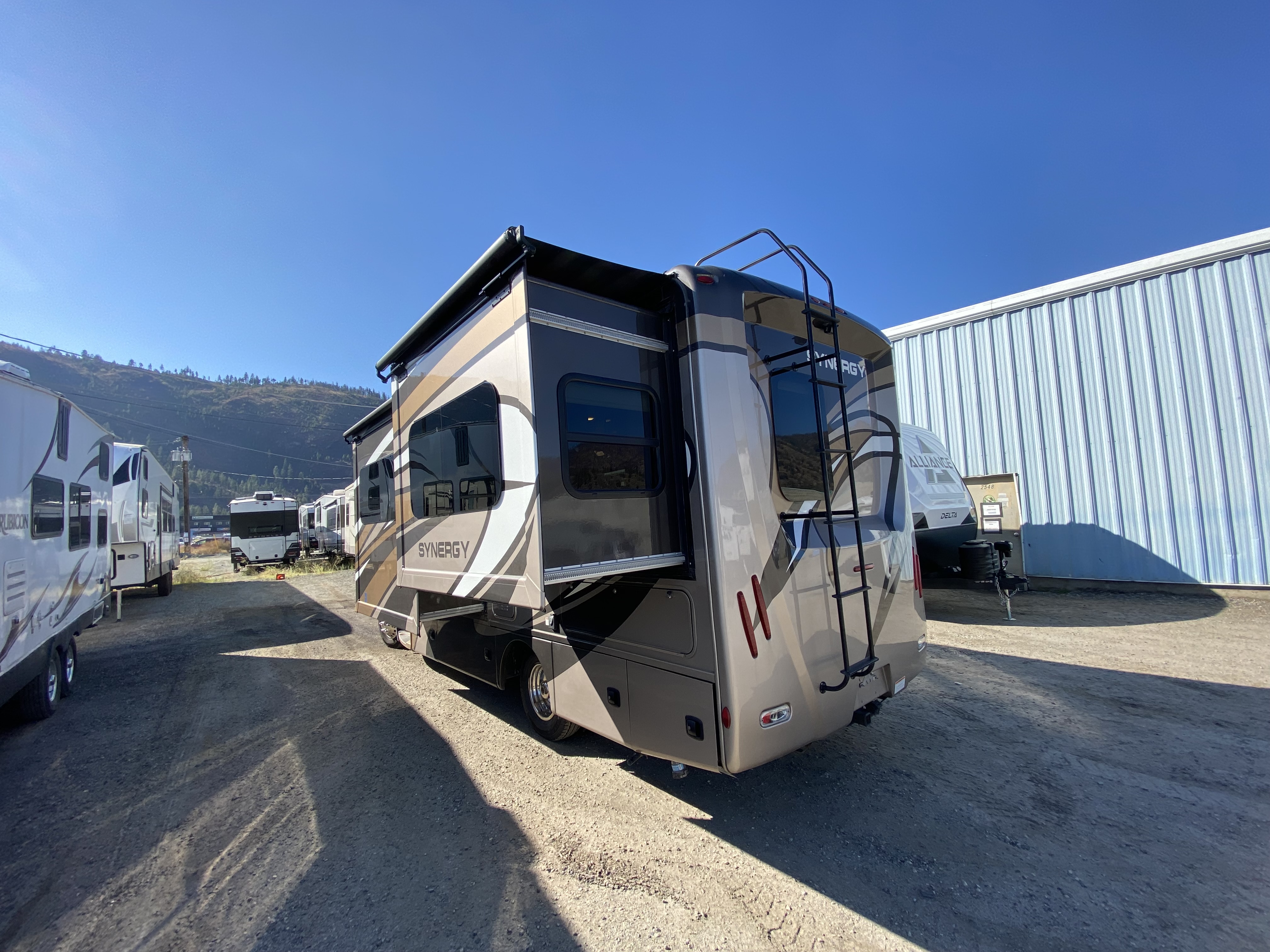 2019 THOR MOTOR COACH SYNERGY SS24 - Image 5