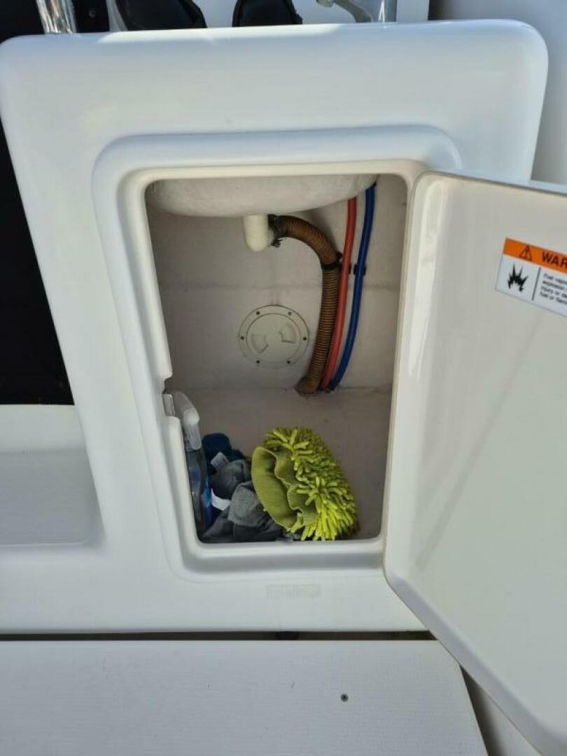 2004 Riviera 4000 Offshore - Image 77