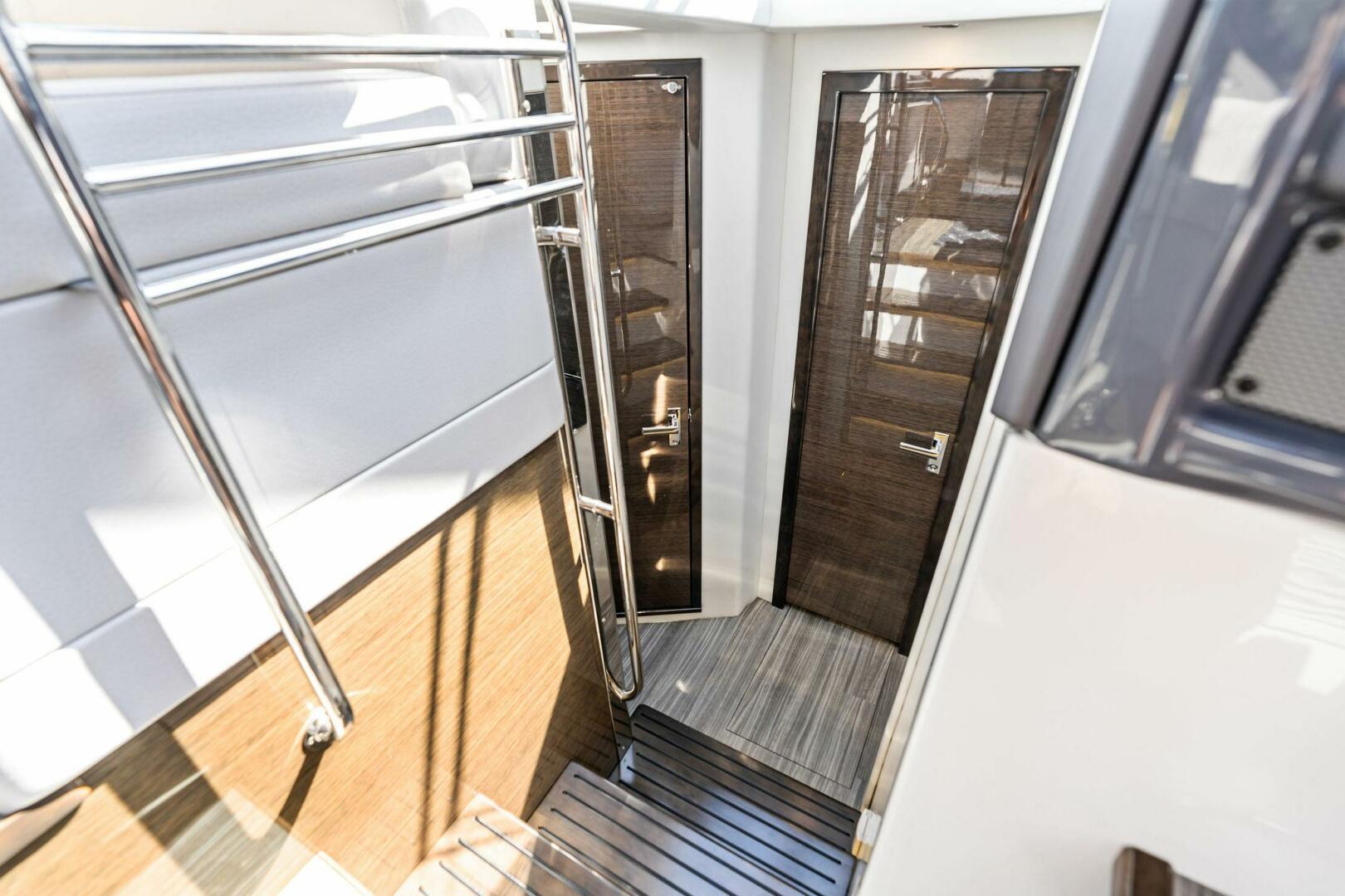 2019 Cruisers Yachts 45 Cantius - Image 55