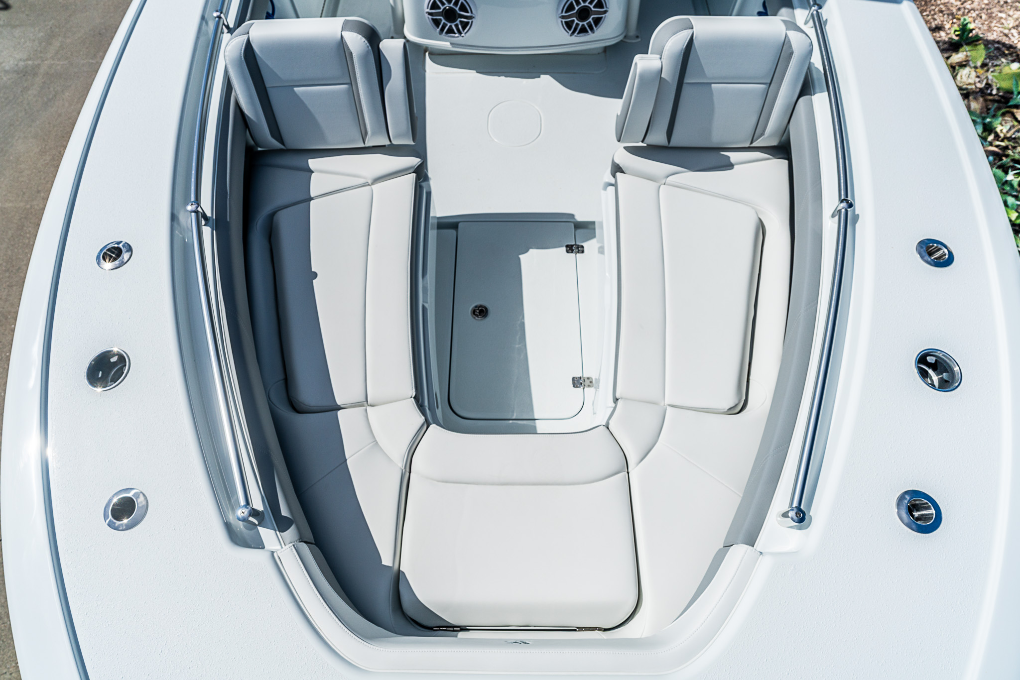 2027 YELLOWFIN 26 Hybrid Base - Image 18