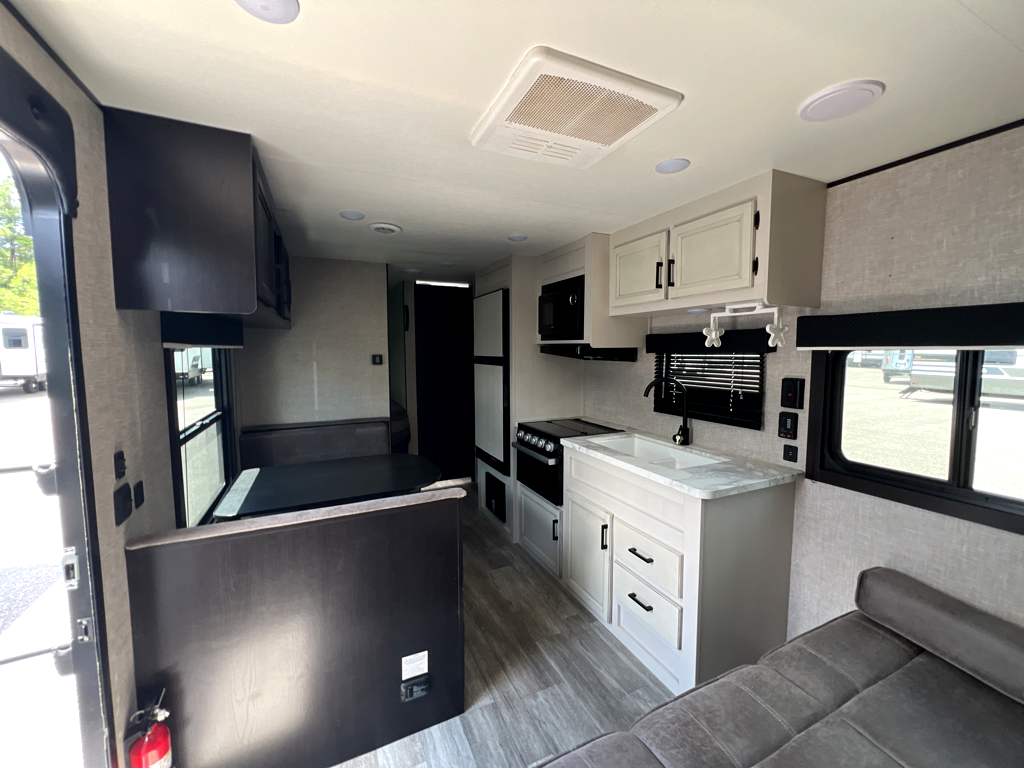 2023 JAYCO JAYFLIGHT 264BH - Image 6