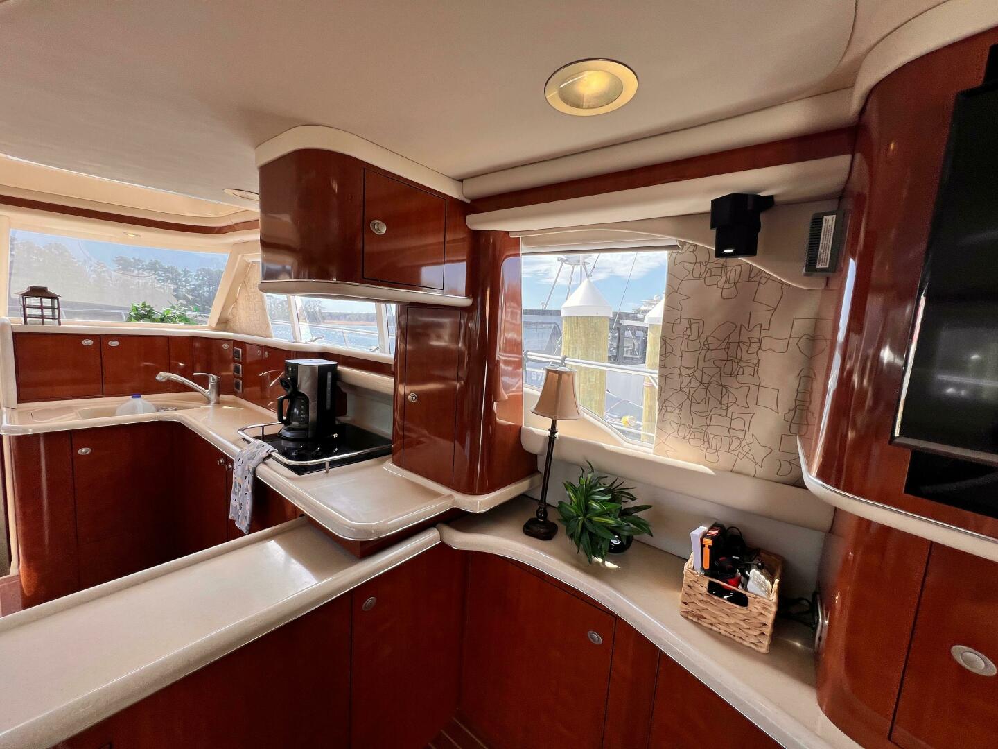 2004 Sea Ray 480 Sedan Bridge - Image 31