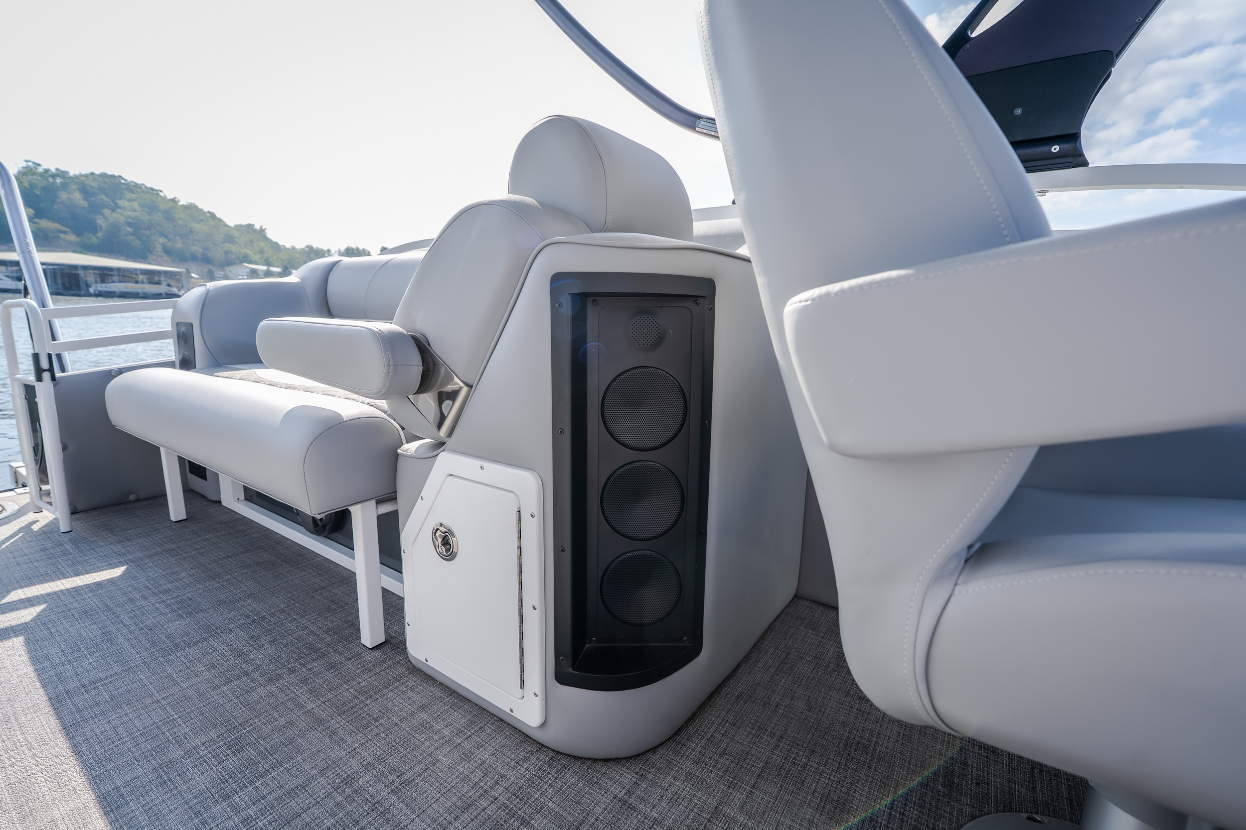 2025 JC Tritoon NepToon 25TT Sport DSL, Bow Chaise Arms - Image 22