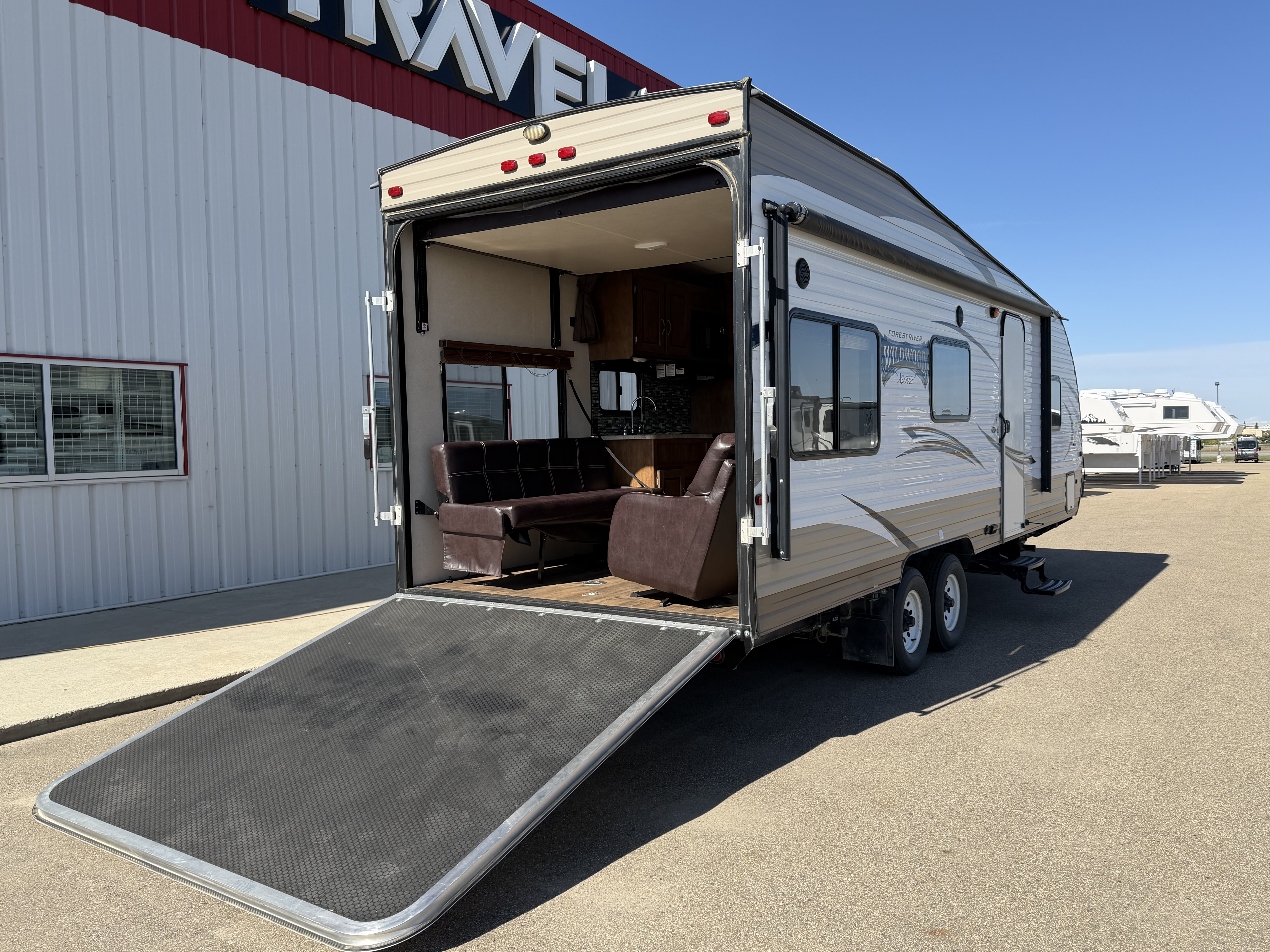 2017 Forest River Wildwood X-Lite West 211SSXL - Image 8