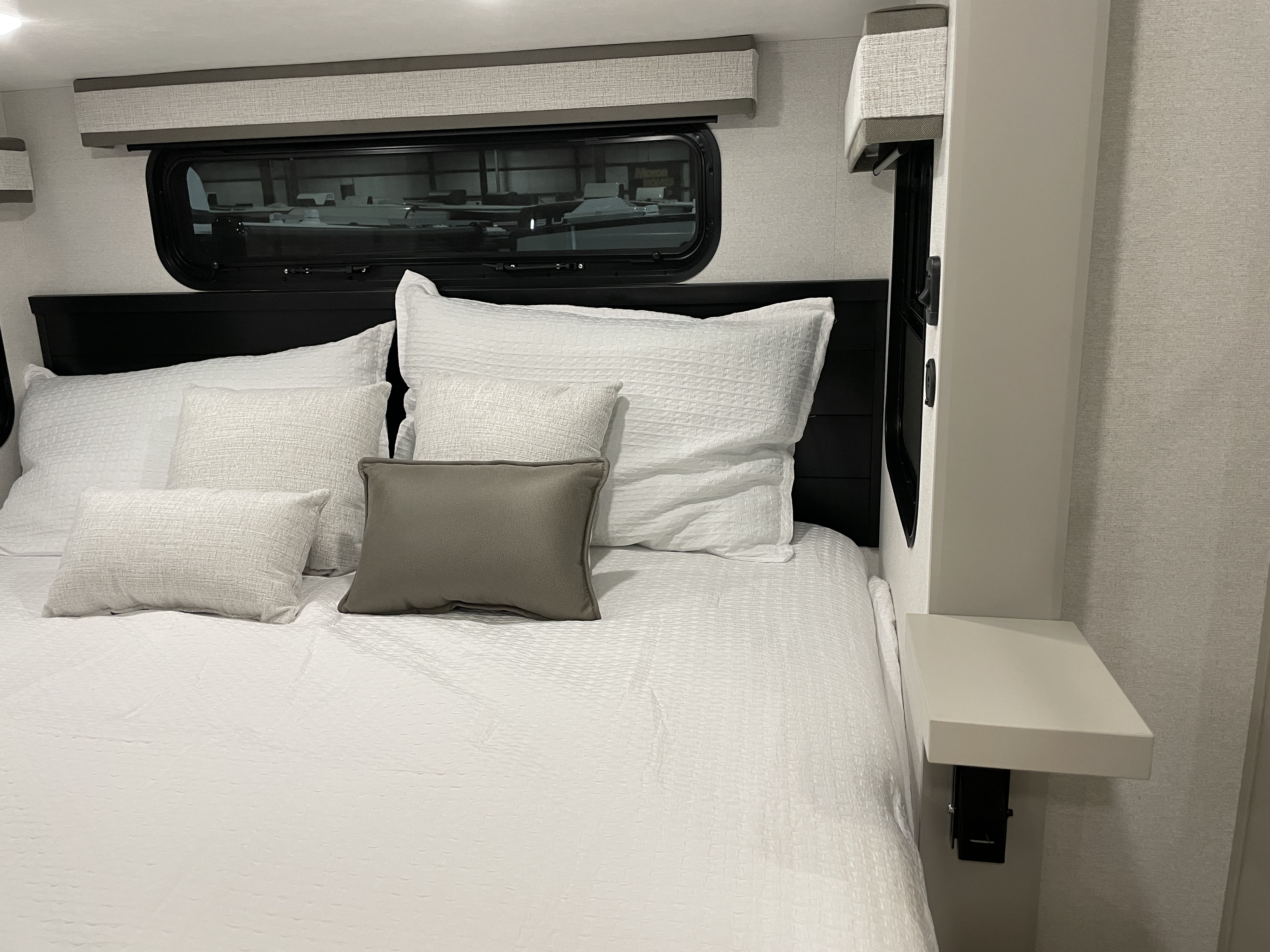 2027 Jayco North Point 391TBBH - Image 31