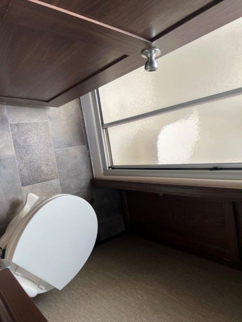 2018 Keystone Sprinter Limited 269FWRLS - Image 7