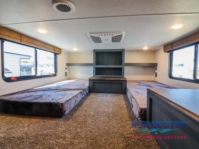 2026 PALOMINO PUMA 420LFT - Image 28