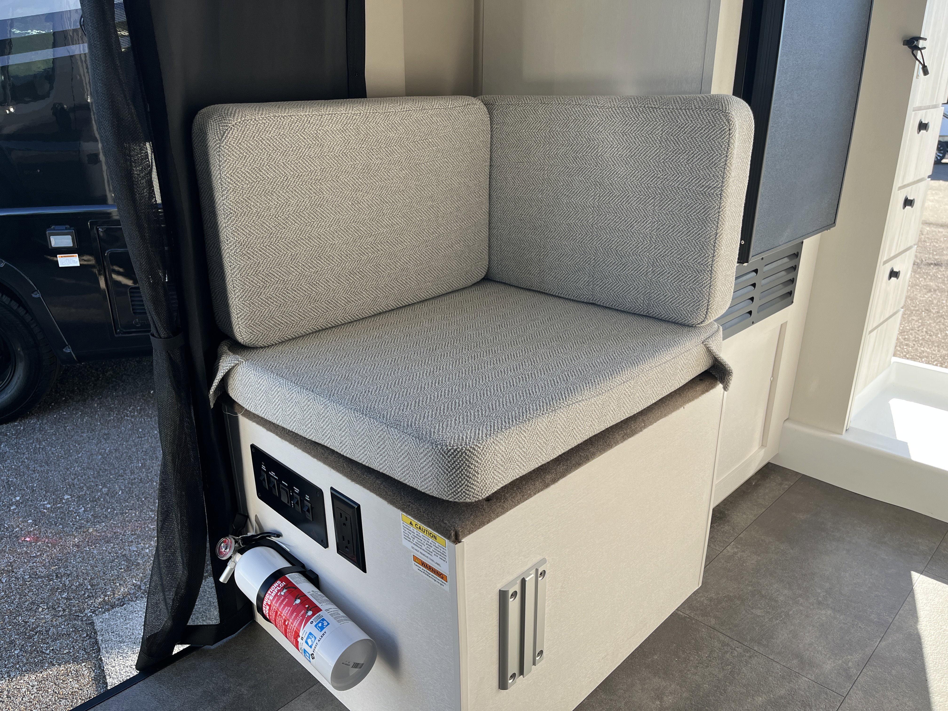 2026 JAYCO COMET 18C - Image 32