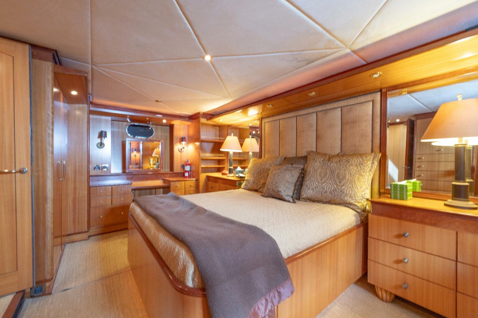 2001 Grand Harbour 76 - Image 28