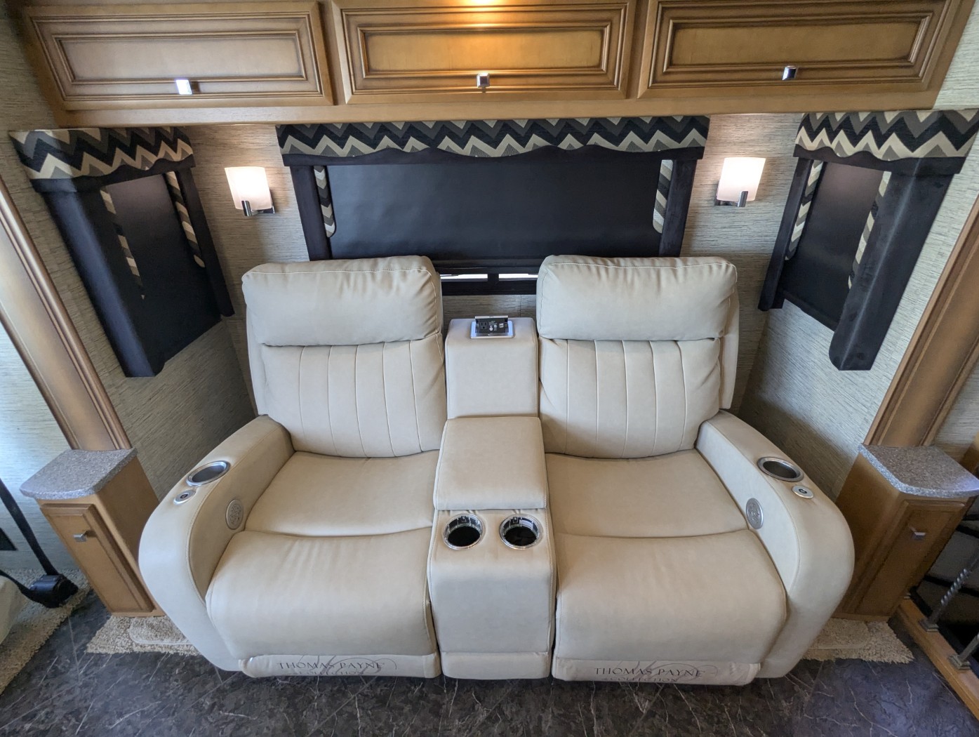 2016 Newmar Bay Star 3403 - Image 19