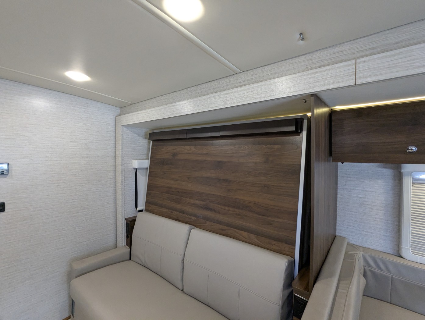 2022 Winnebago View 24D - Image 19