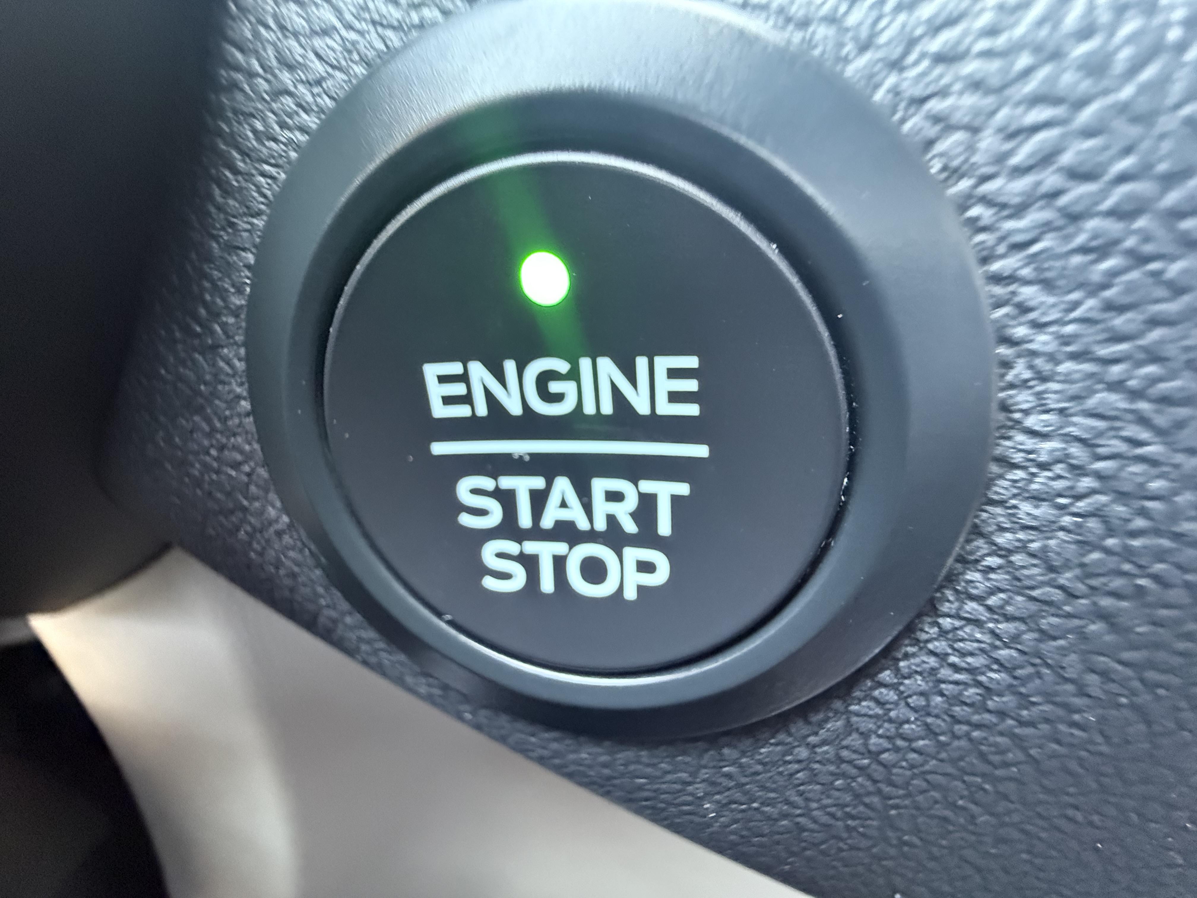 2020 Ford Escape Utility 4D SE 2WD - Image 31