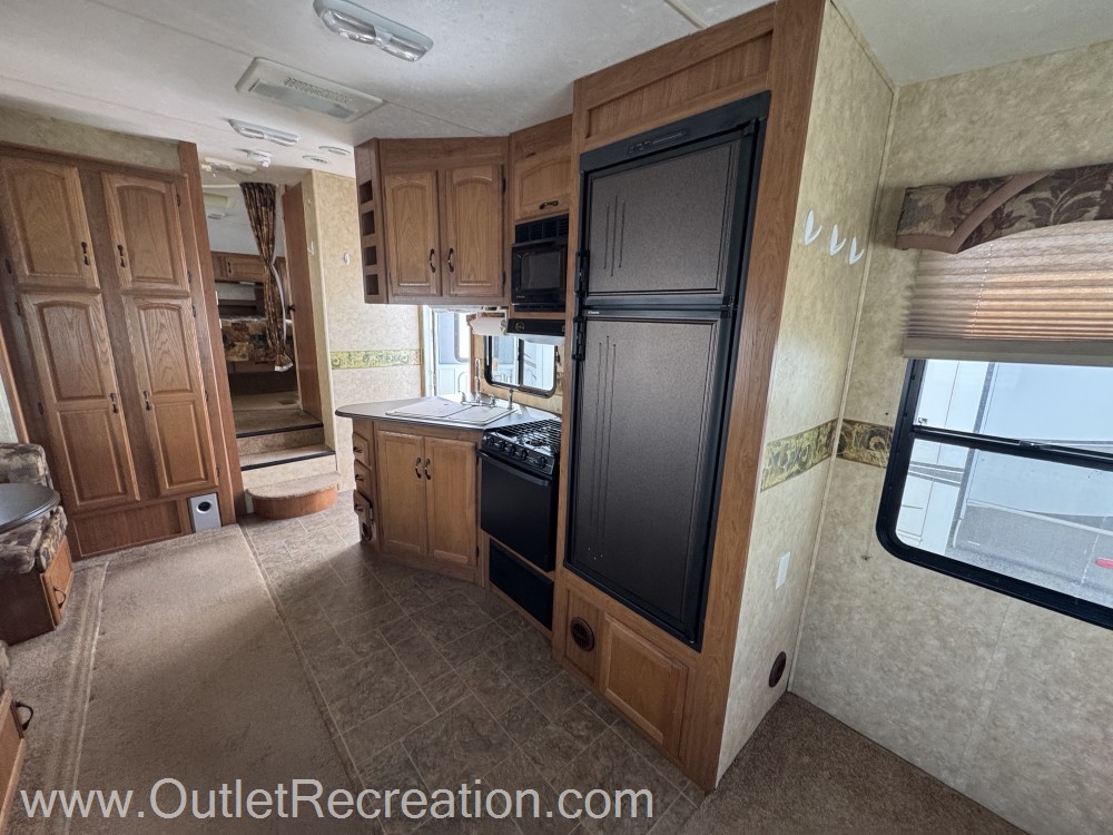 2009 COACHMEN CHAPARRAL LITE 268RLS - Image 9