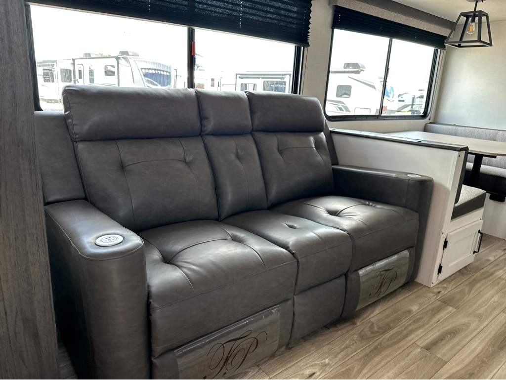 2027 VENTURE RV SIENNA 271VBH - Image 10