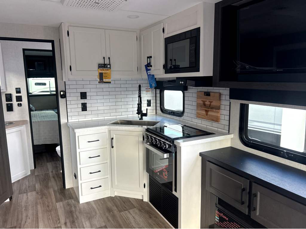 2026 VENTURE RV SPORTTREK 302VRD - Image 9