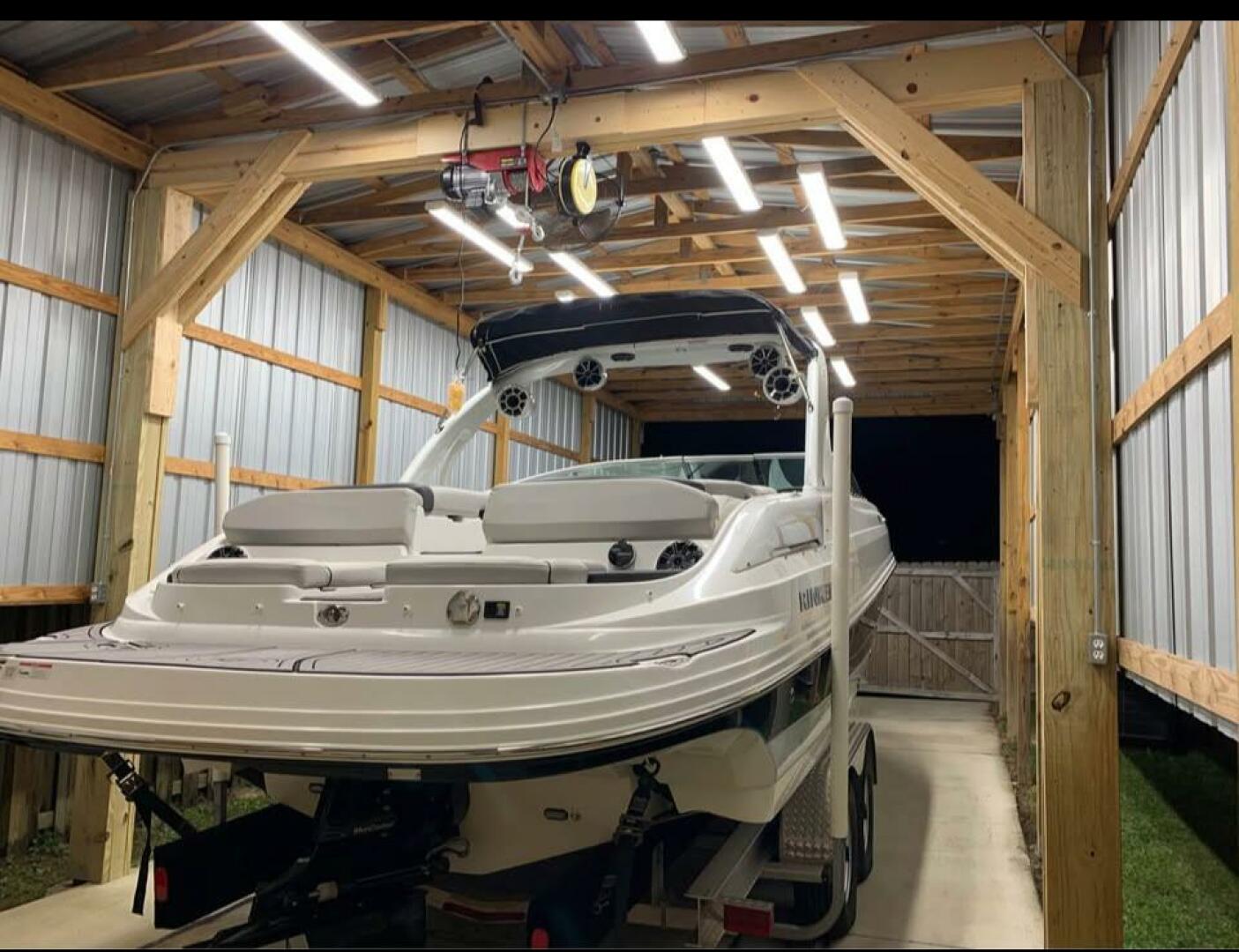 2018 Rinker 29QX - Image 25