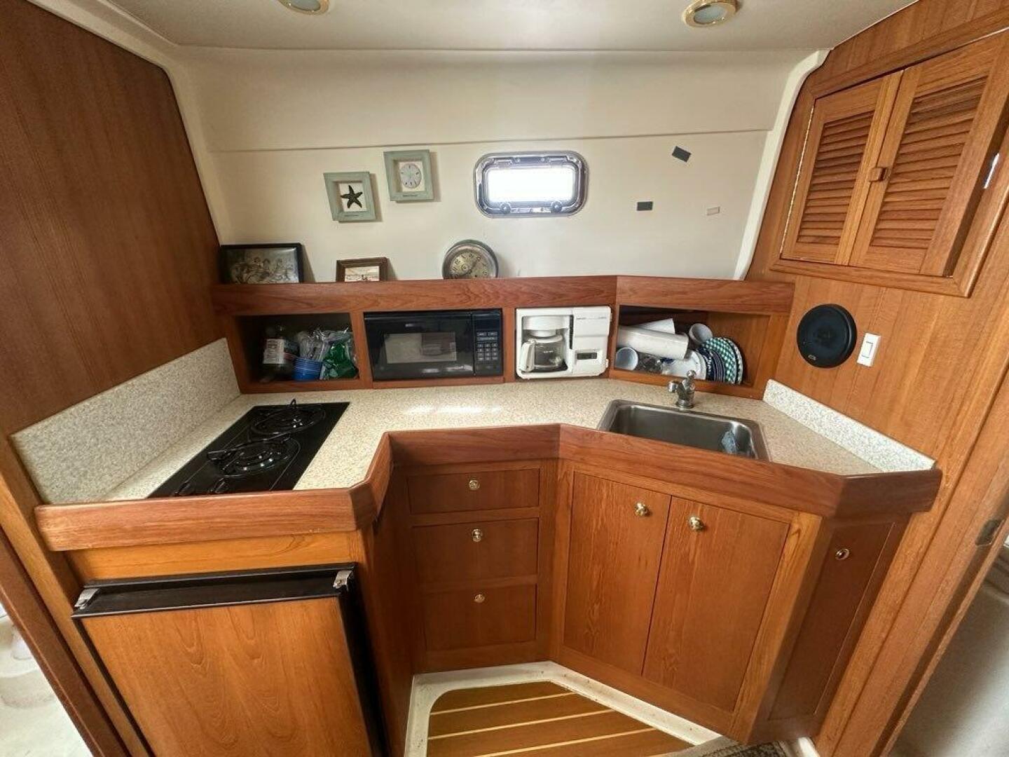 2002 Mainship Pilot 34 - Image 21