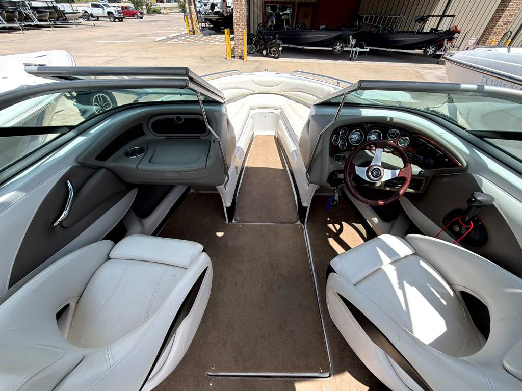 2011 CROWNLINE 21SS - Image 16