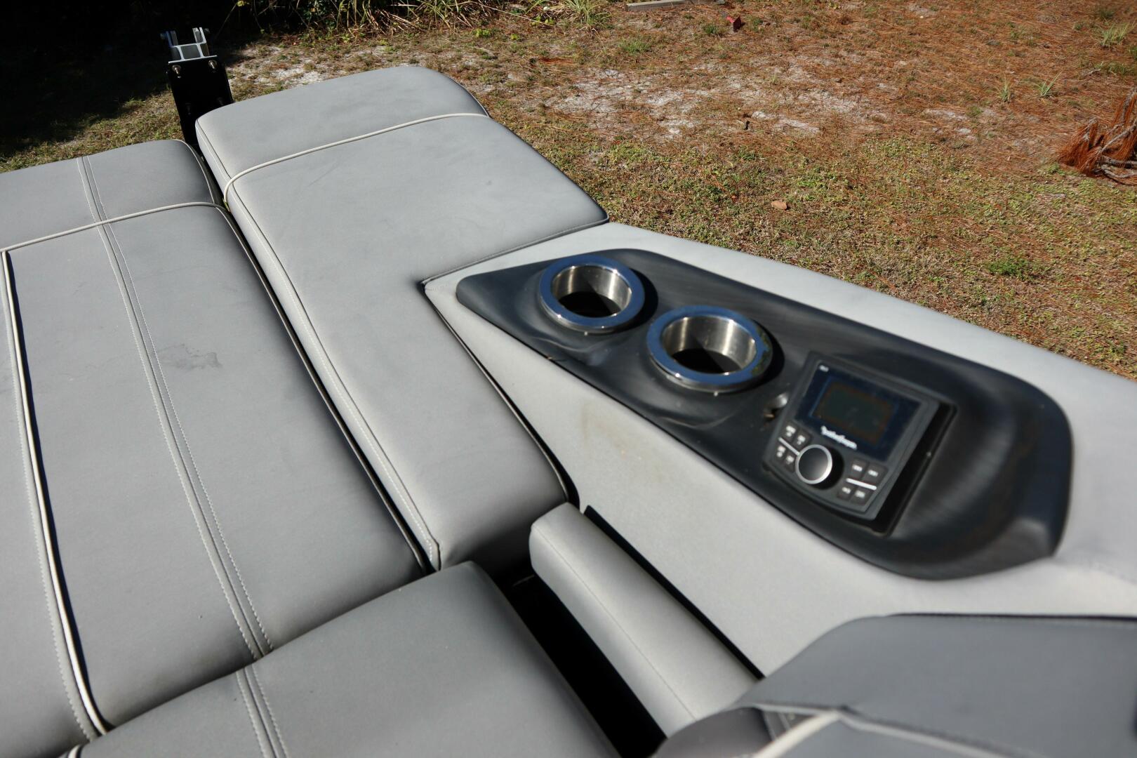 2021 Bennington RX25 Sport - Image 25
