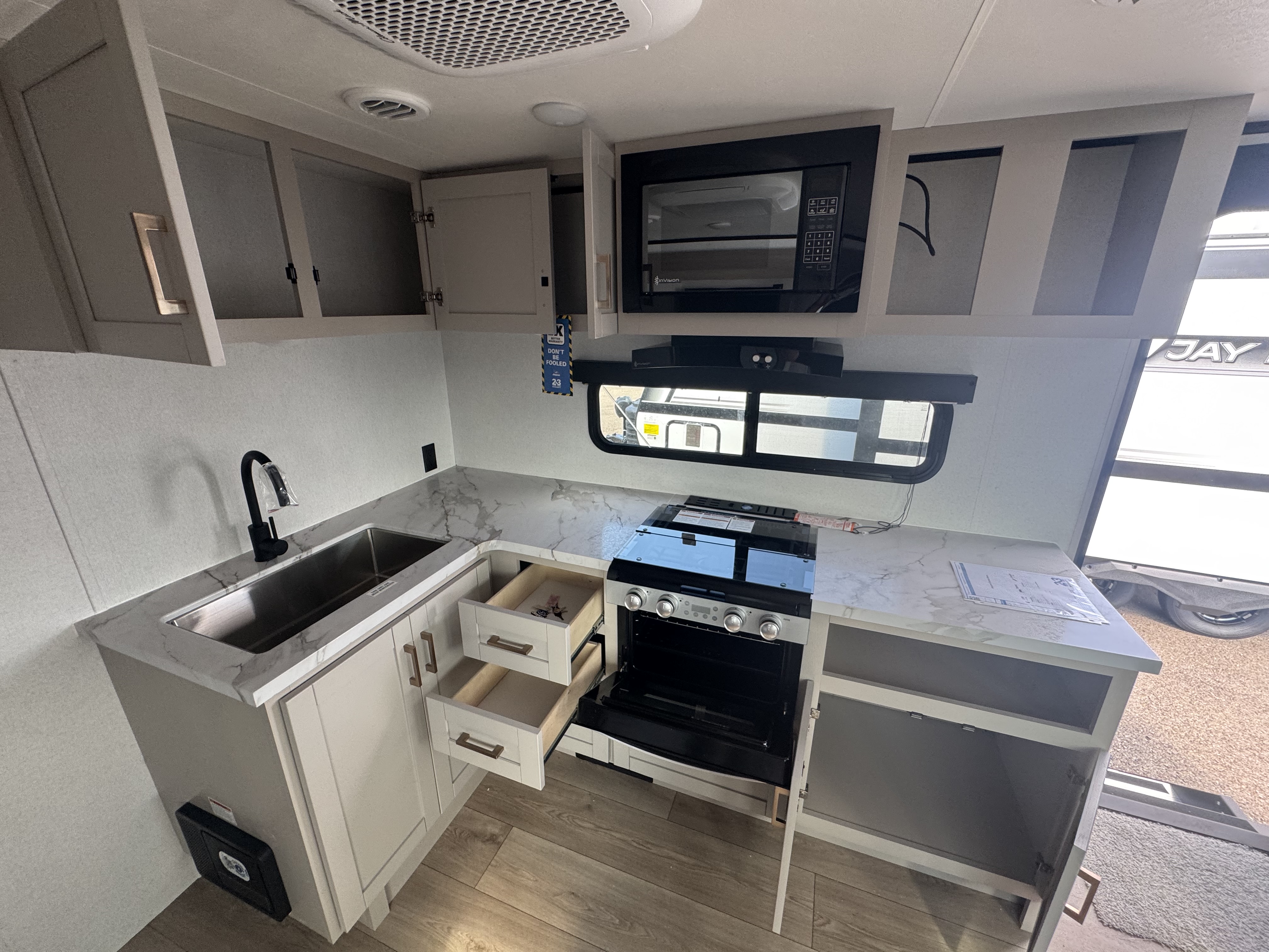 2027 JAYCO JAY FEATHER 25RLSL - Image 16