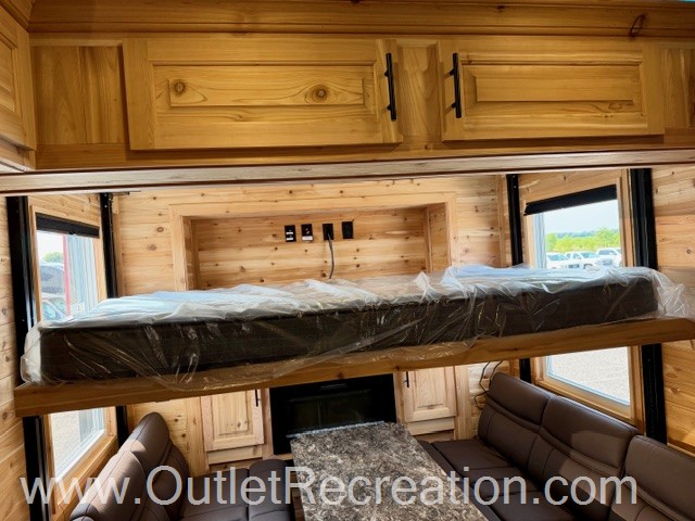 2027 ICE CASTLE RV EXTREME III 8X26 - Image 13