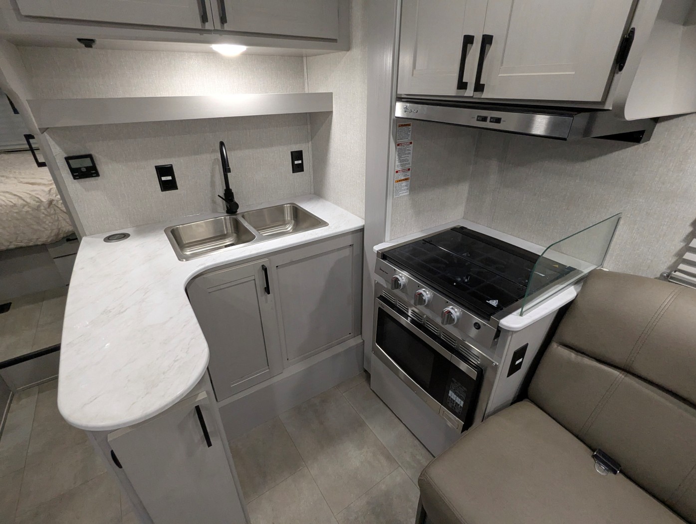 2025 Coachmen Leprechaun 260QB - Ford E-450 - Image 20