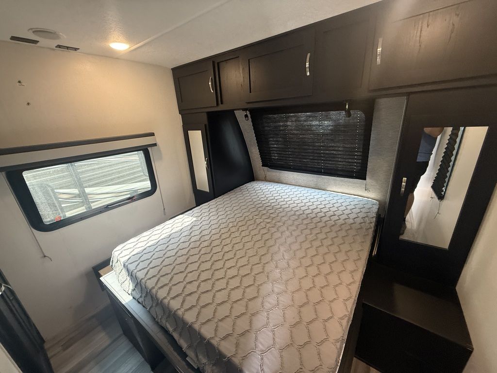 2022 Coachmen FREEDOM EXPRESS - Image 7