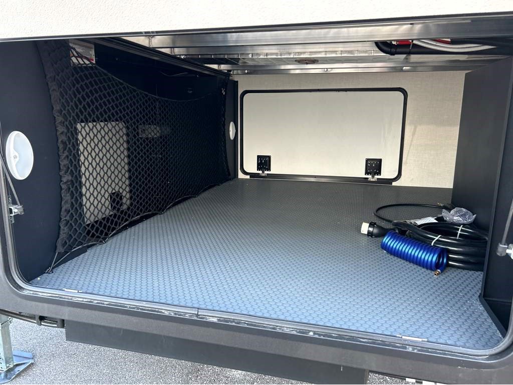 2026 VENTURE RV SPORTTREK 363VFR - Image 10