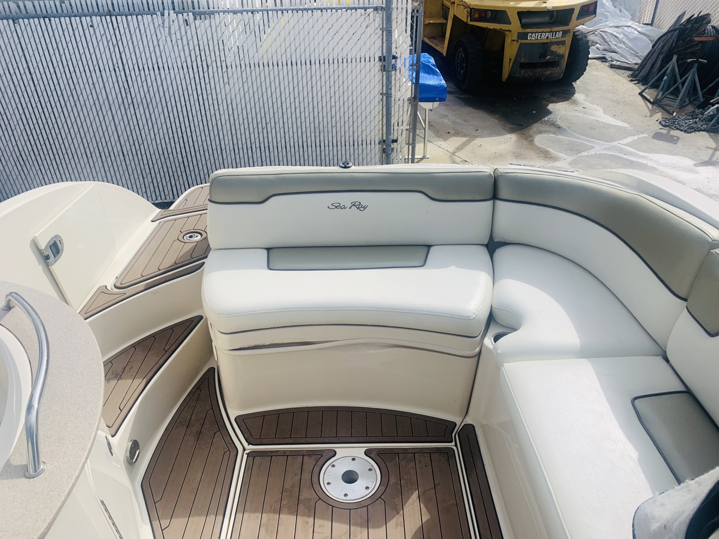 2007 Sea Ray 240 Sundeck - Image 5