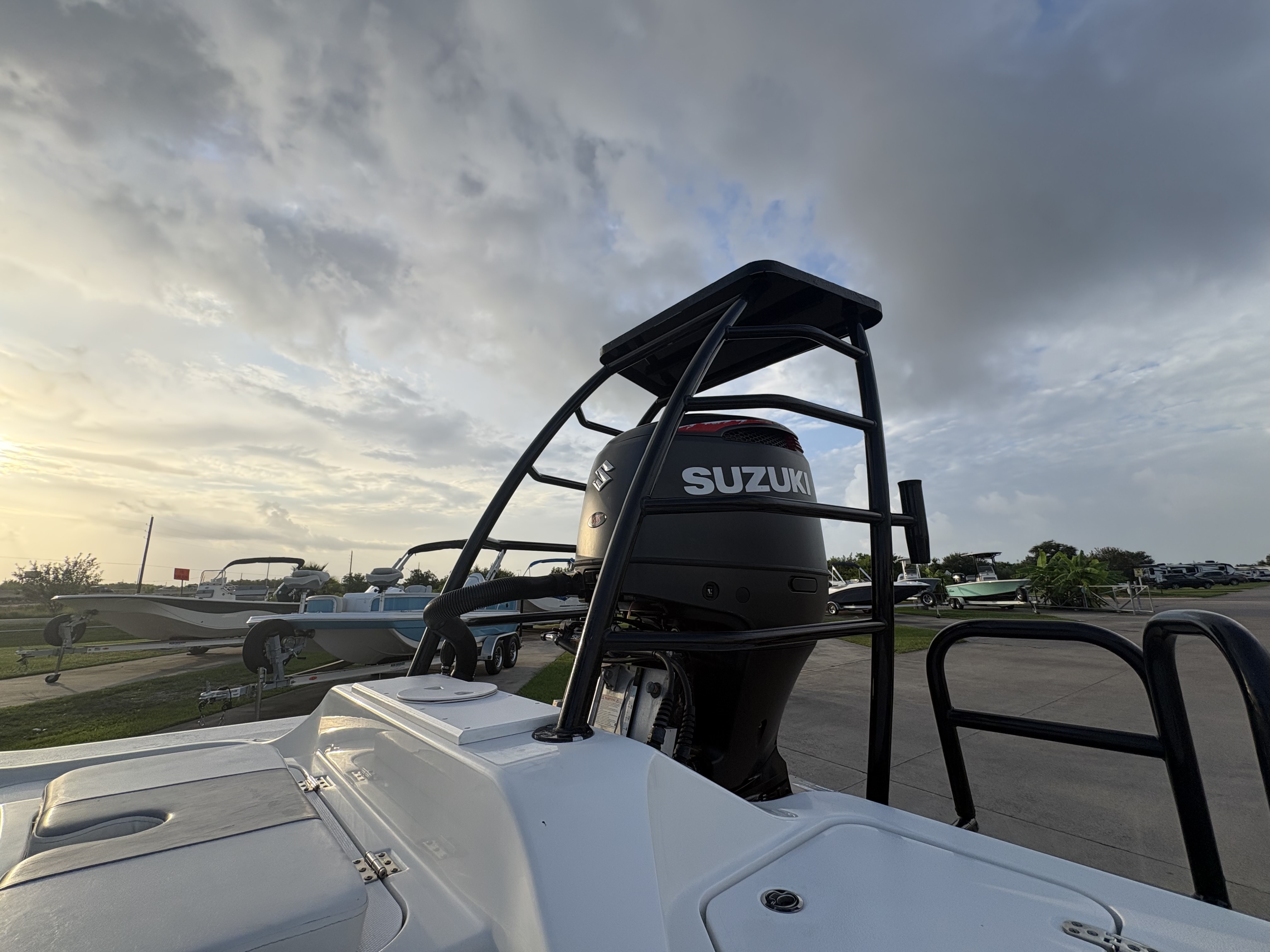 2019 TIBURON 2019 ZX25 - Image 12