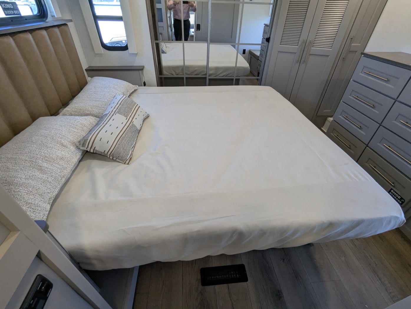 2026 Alliance RV Paradigm 340RL - Image 26