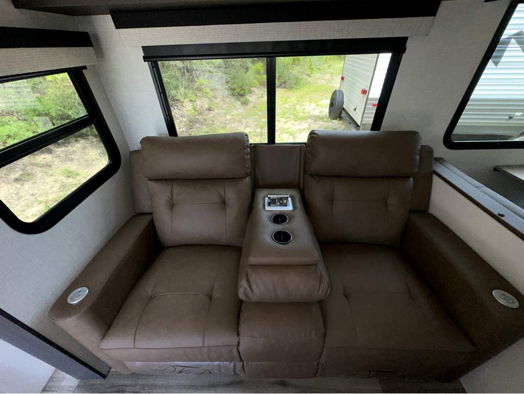 2026 VENTURE RV SPORTTREK 251VRK - Image 15