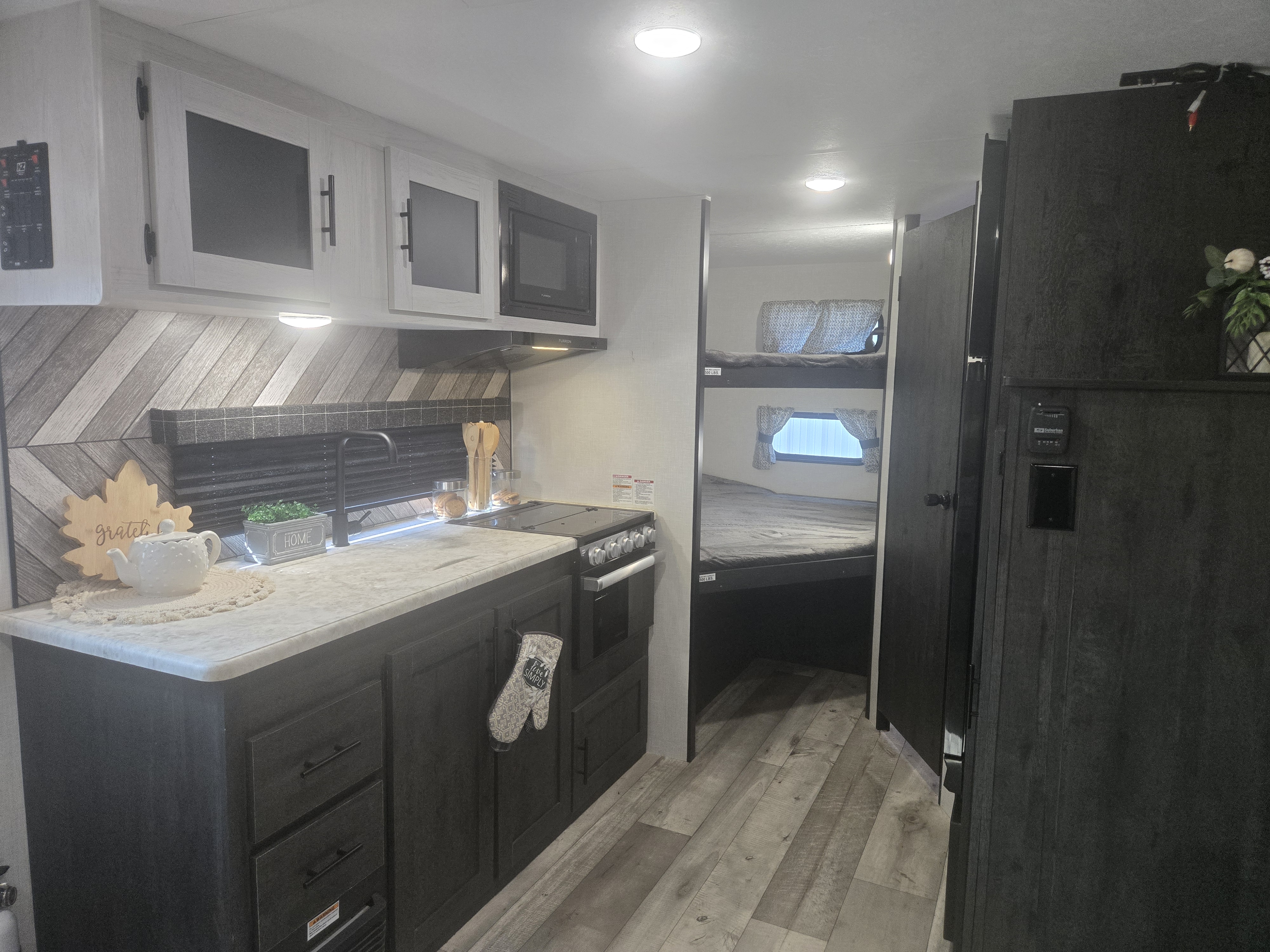 2023 KZ RV Sportsmen SE 231BHKSE - Image 12