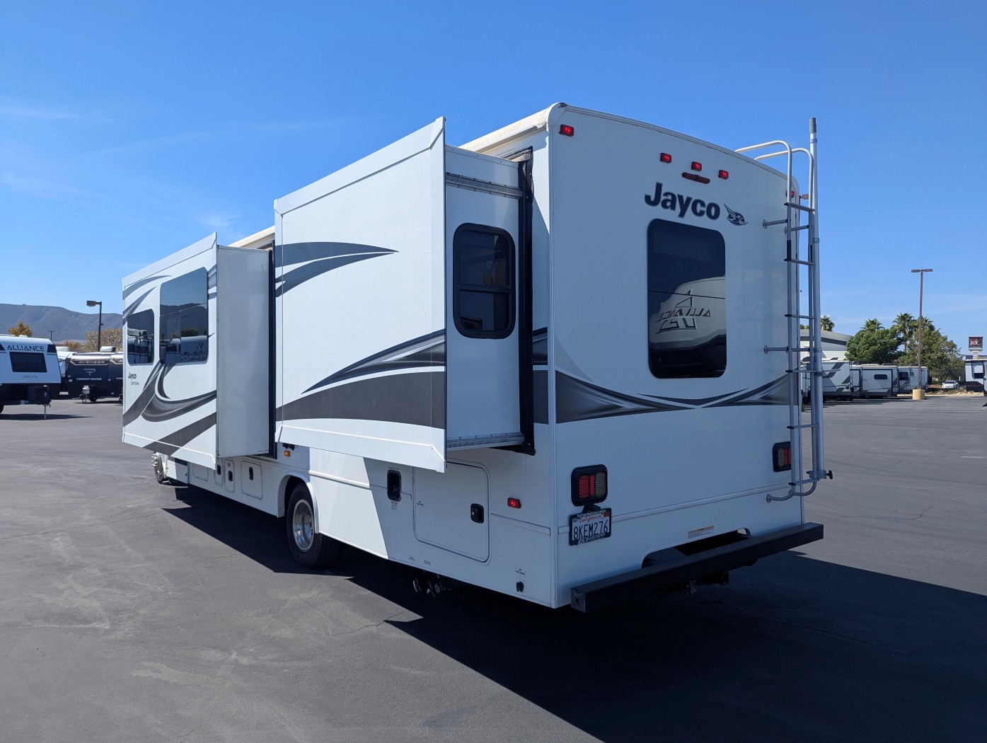 2018 Jayco Greyhawk 29MV - Image 3