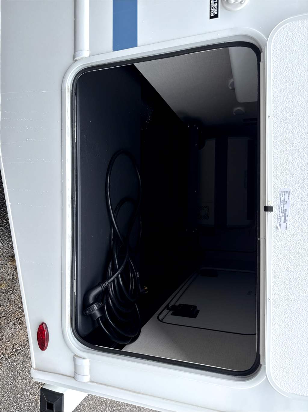 2027 THOR MOTOR COACH MAGNITUDE GA28 - Image 6