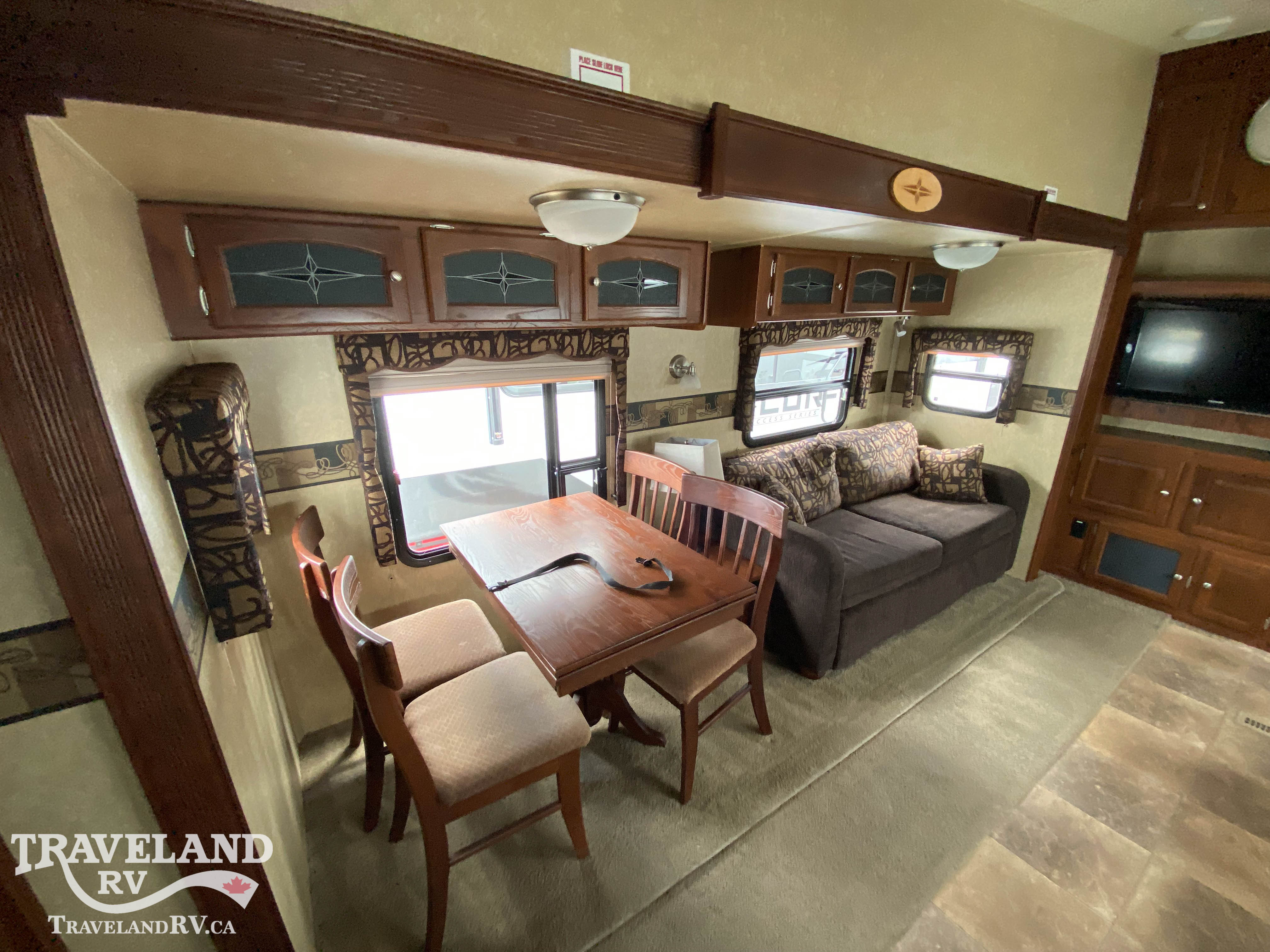 2012 Forest River Rockwood Signature Ultra Lite 8280WS - Image 12