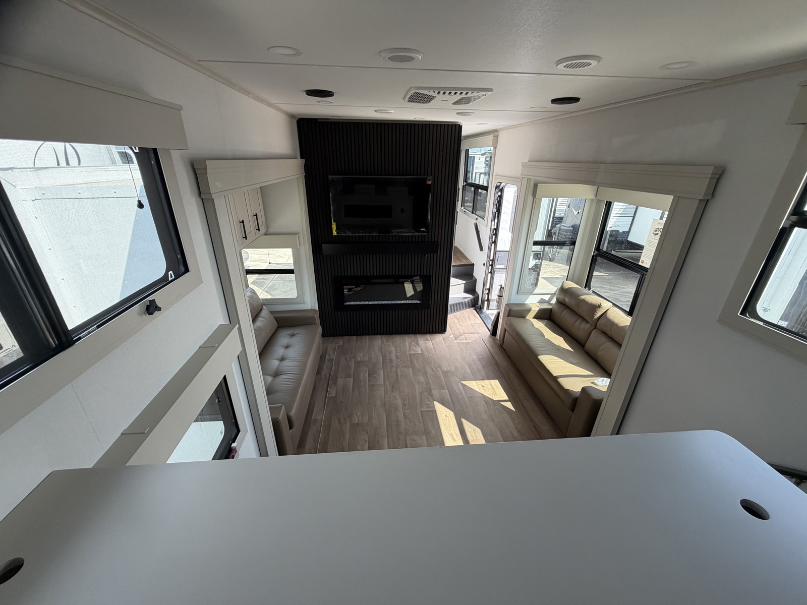 2026 GRAND DESIGN 390RK - Image 32