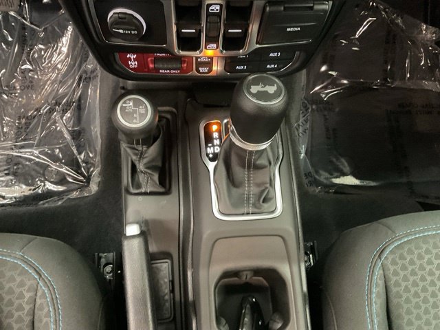 2025 Jeep Wrangler 4xe Rubicon 4x4 - Image 18