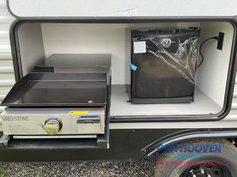 2025 COACHMEN VIKING 25QBH - Image 4