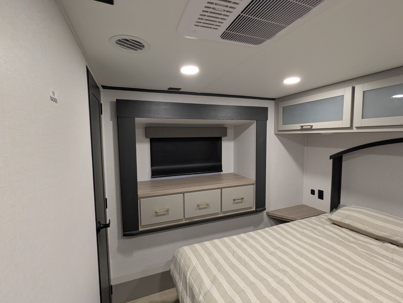 2027 Forest River Stealth 3300 - Image 9