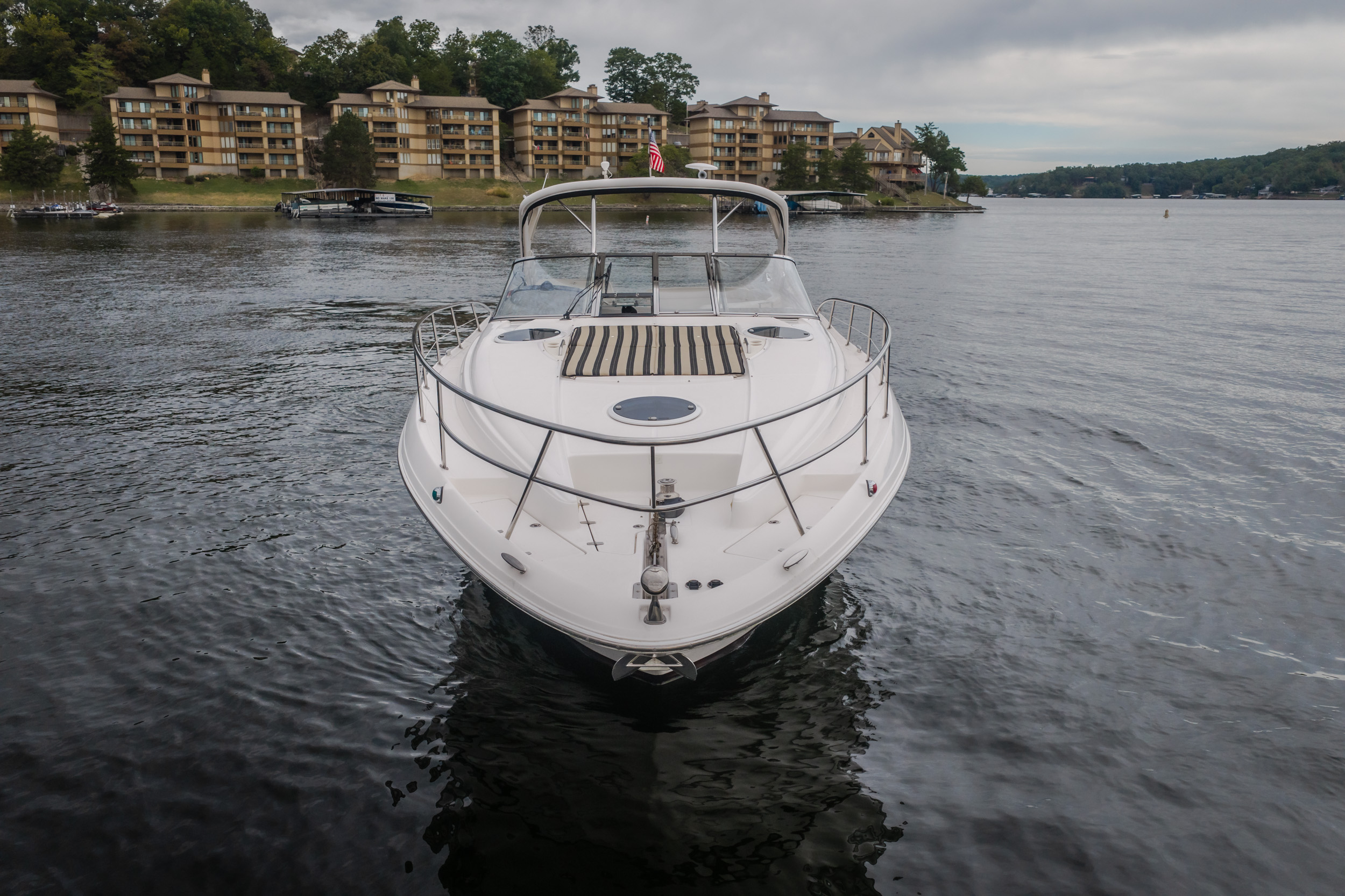2009 Regal 4460 Express Cruiser - Image 3