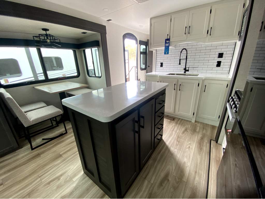 2026 VENTURE RV SPORTTREK 333VMI - Image 21