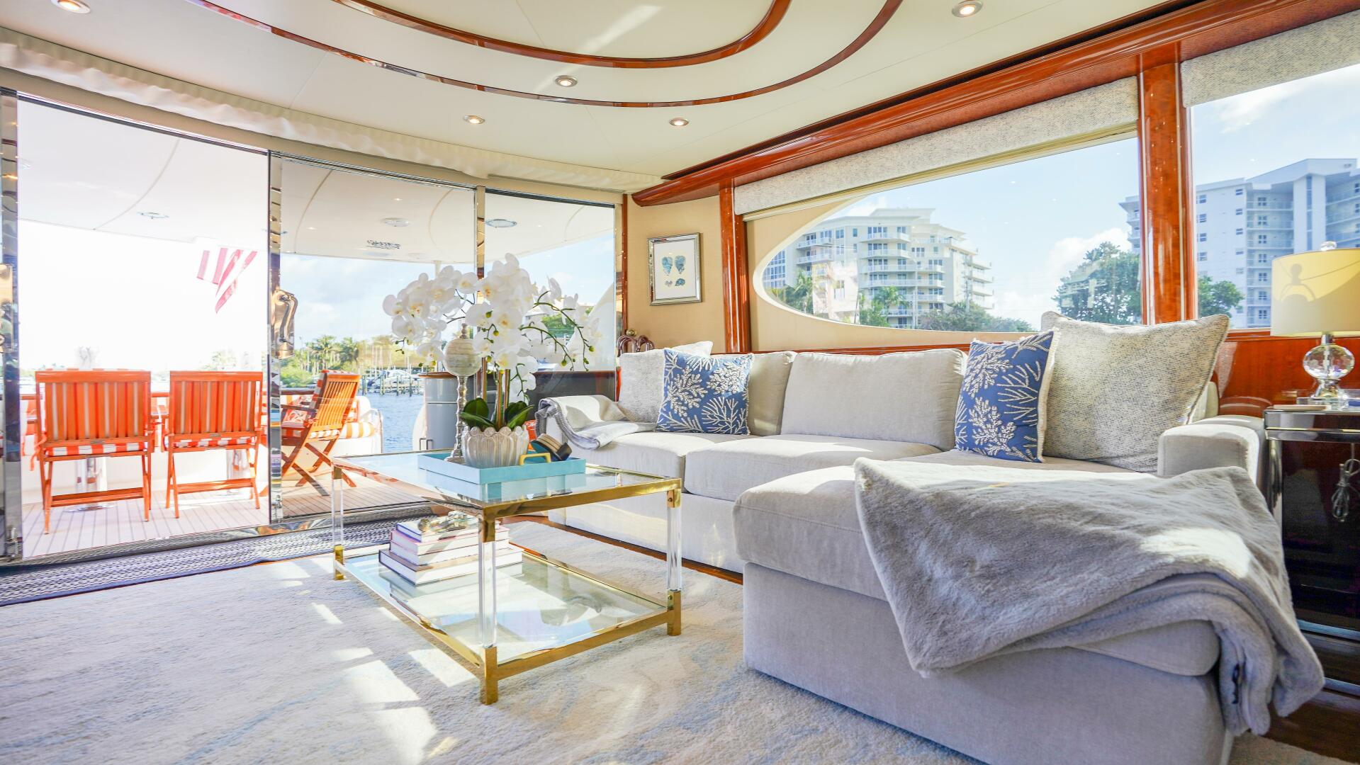 2004 Lazzara Yachts 80 SL - Image 23
