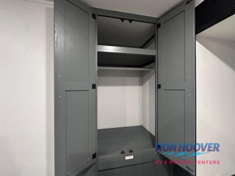 2026 PALOMINO PUMA 423LFT - Image 8