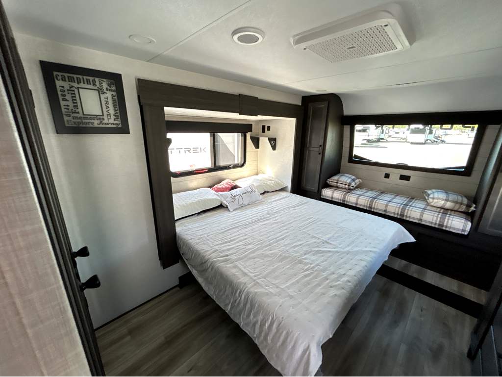 2026 VENTURE RV SPORTTREK 353VIK - Image 25