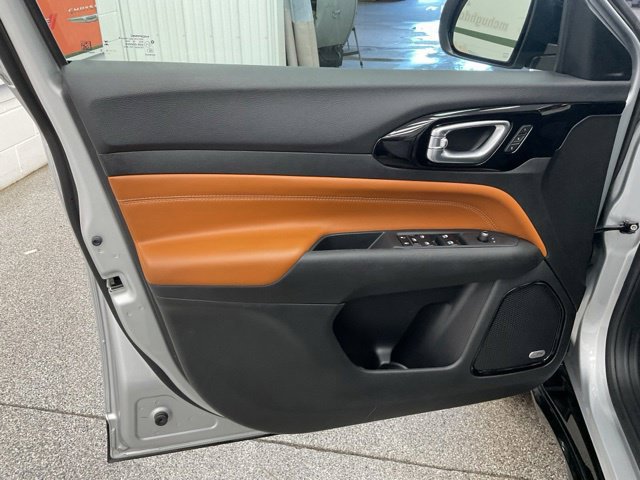 2025 Jeep Compass Limited 4x4 - Image 11