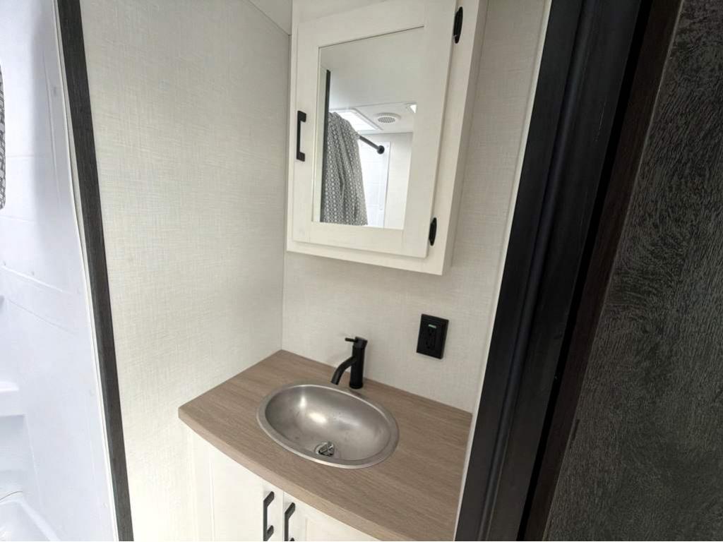 2026 VENTURE RV SIENNA 293VIK - Image 26